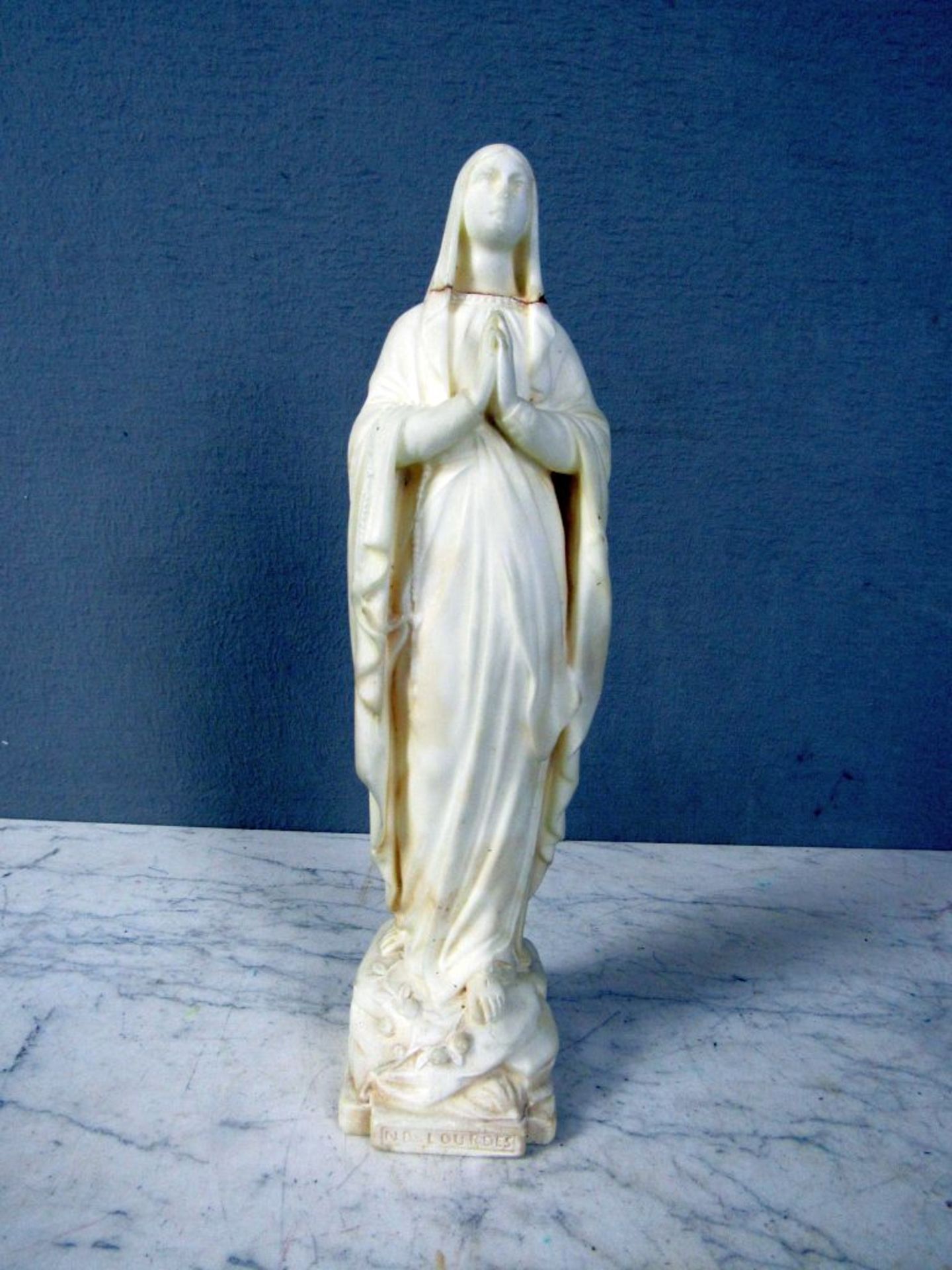 Skulptur kirchlich Klebestelle