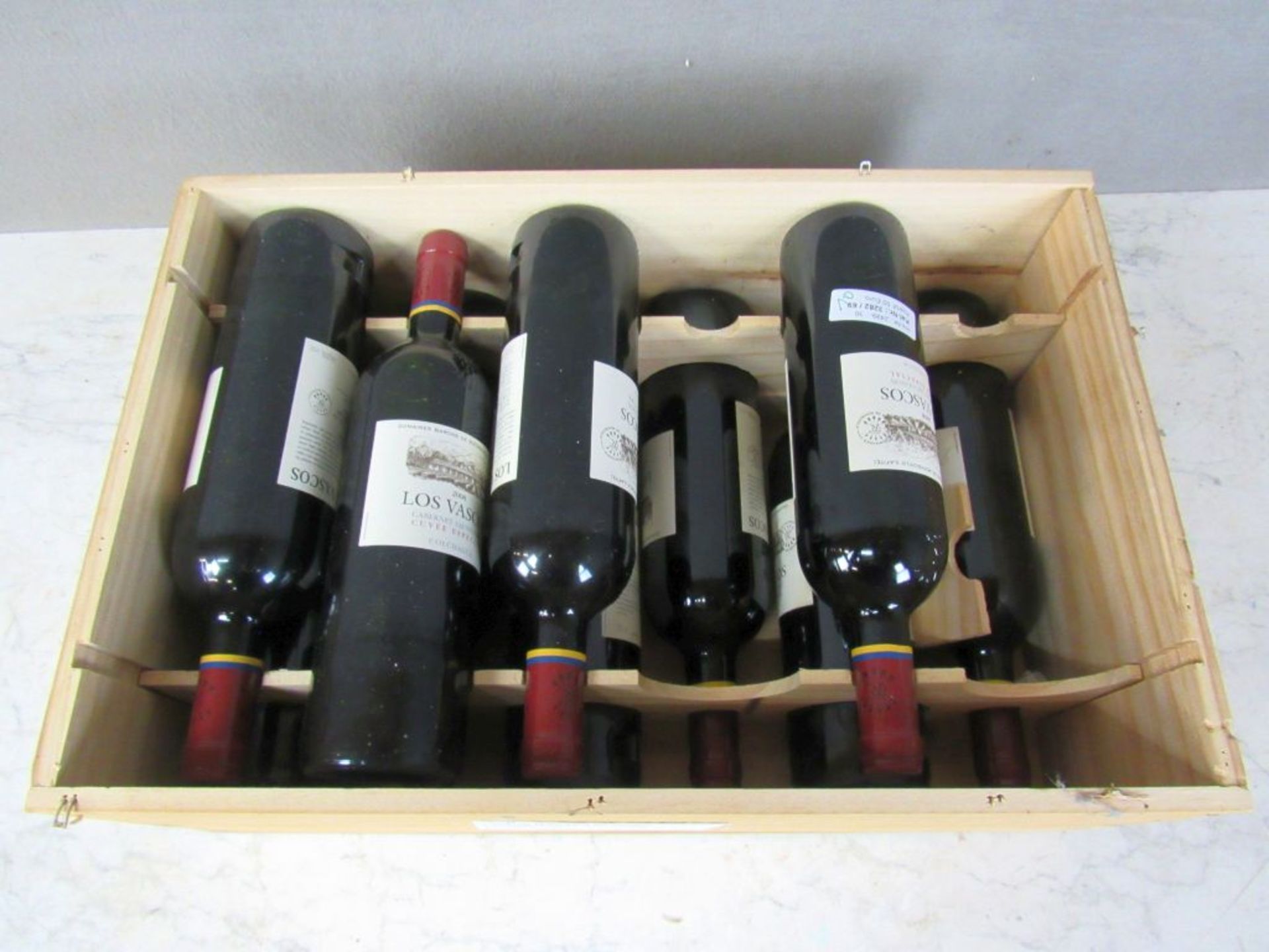 10 Flaschen Rotwein Los Vascos Domain - Bild 2 aus 9