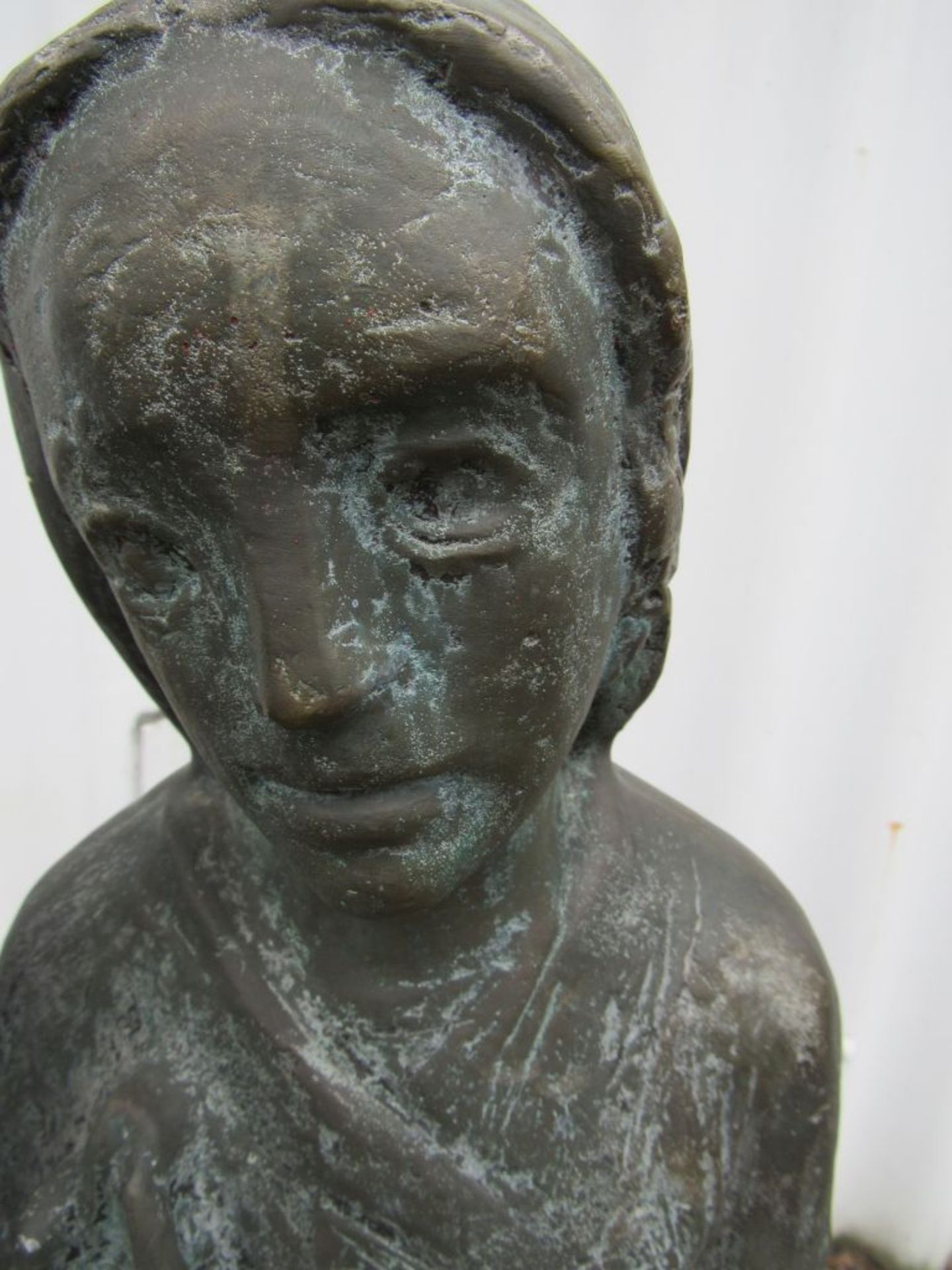 Bronze Skulptur Mann und Frau sitzend - Image 3 of 10