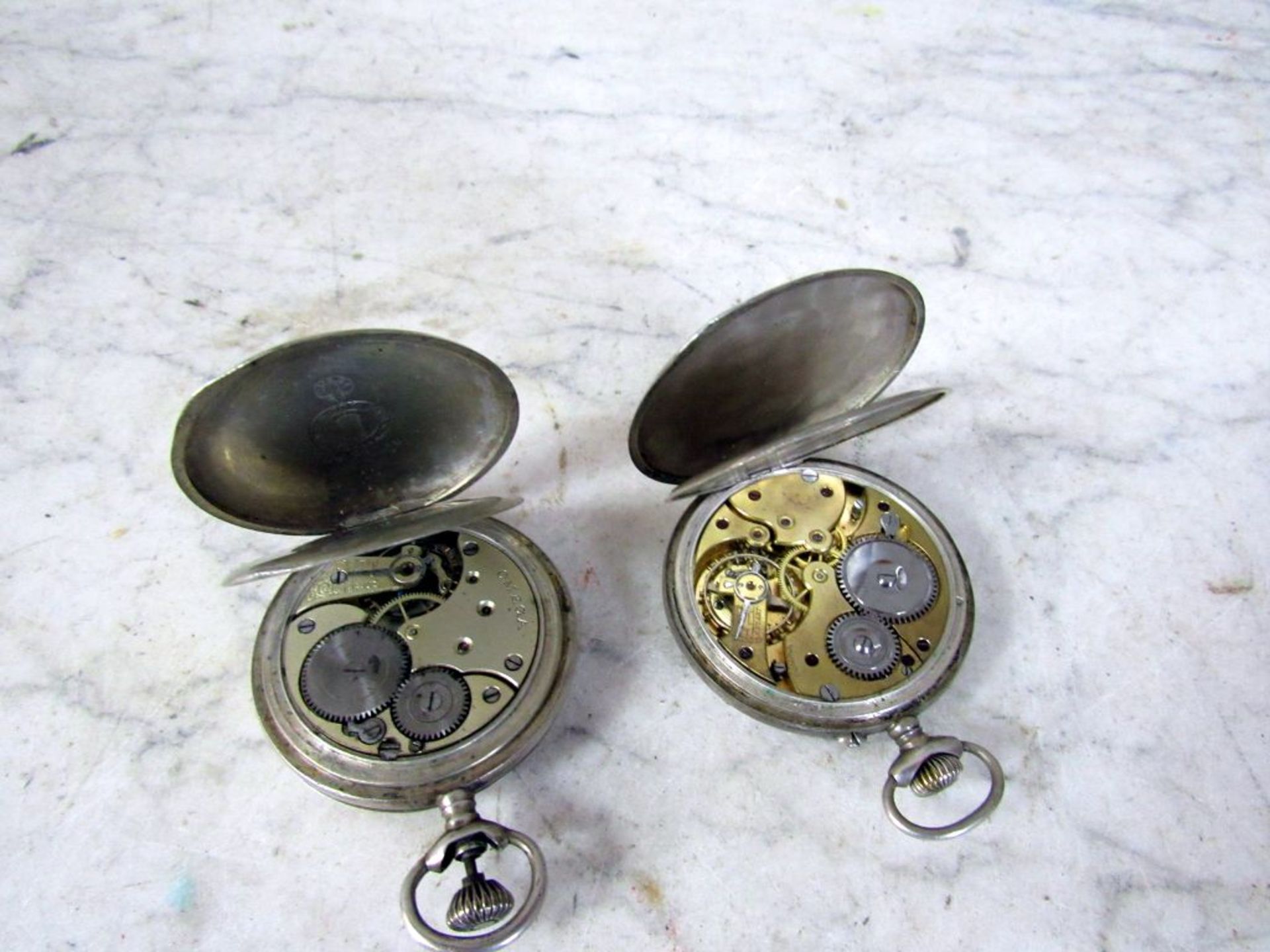 Zwei antike Taschenuhren unter anderem - Image 5 of 9