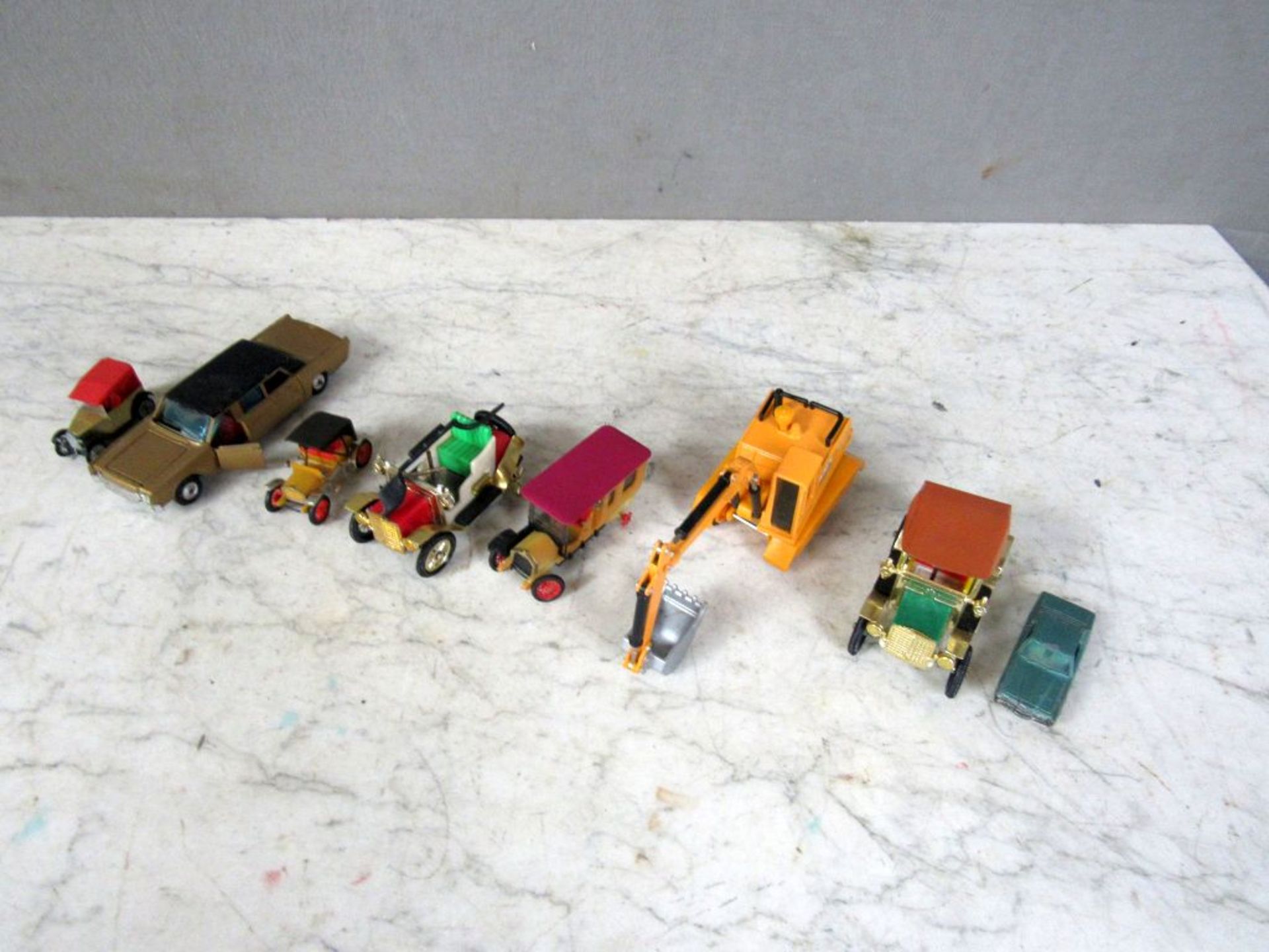 Unterschiedliche Autos Corgi Toys - Image 2 of 10