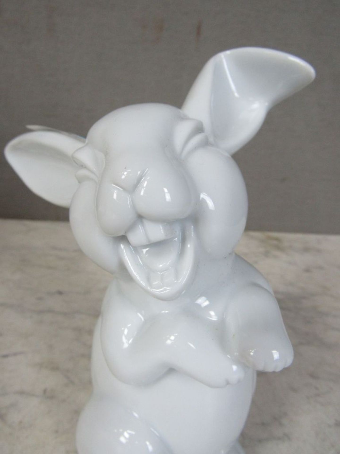 Porzellanfigur lachender Hase 19 cm - Bild 4 aus 9