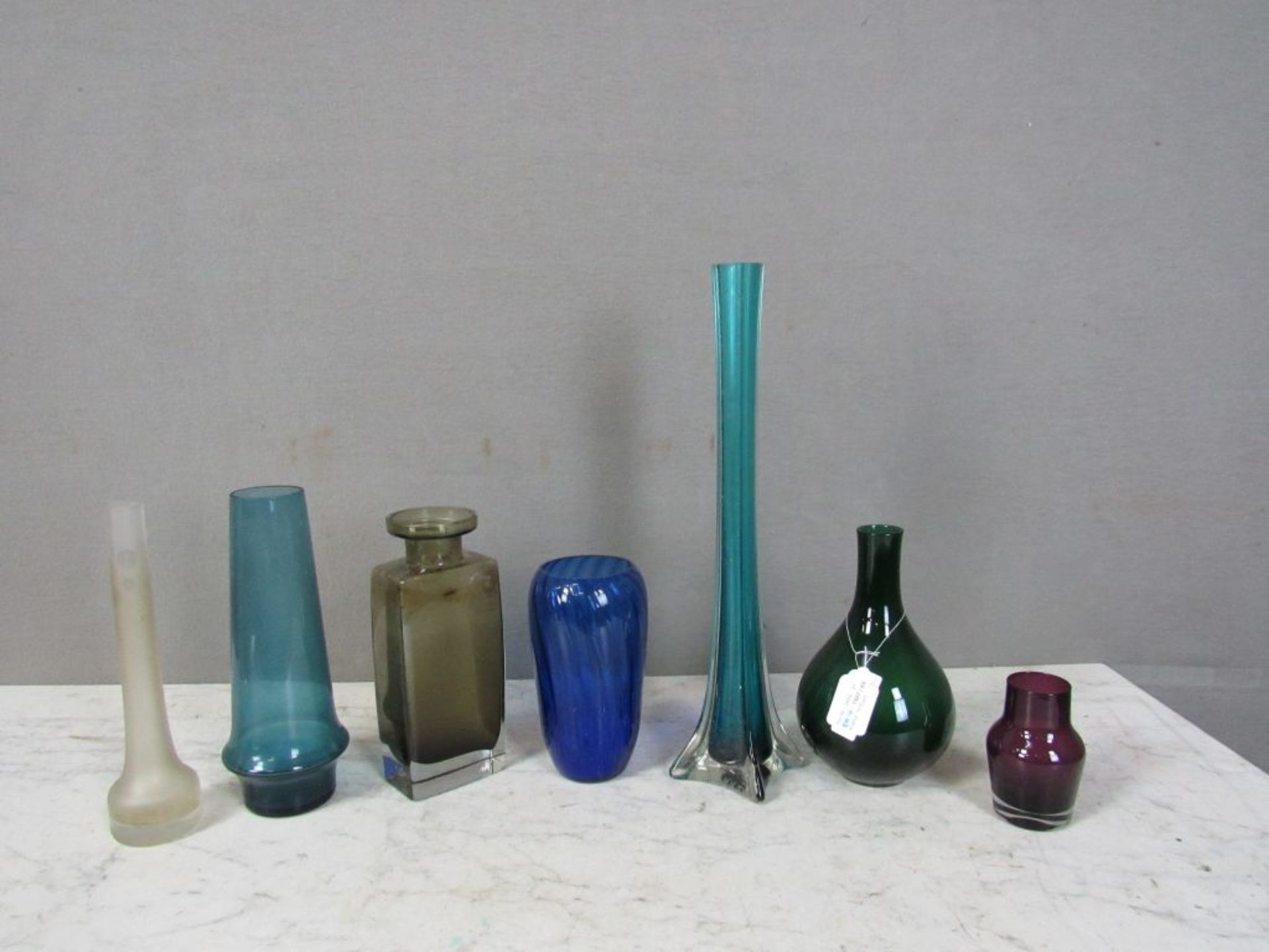 Sieben Glasvasen Vintage 60-70er Jahre