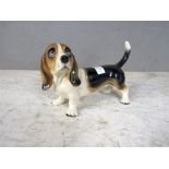 Porzellanfigur Hund Basset gemarkt