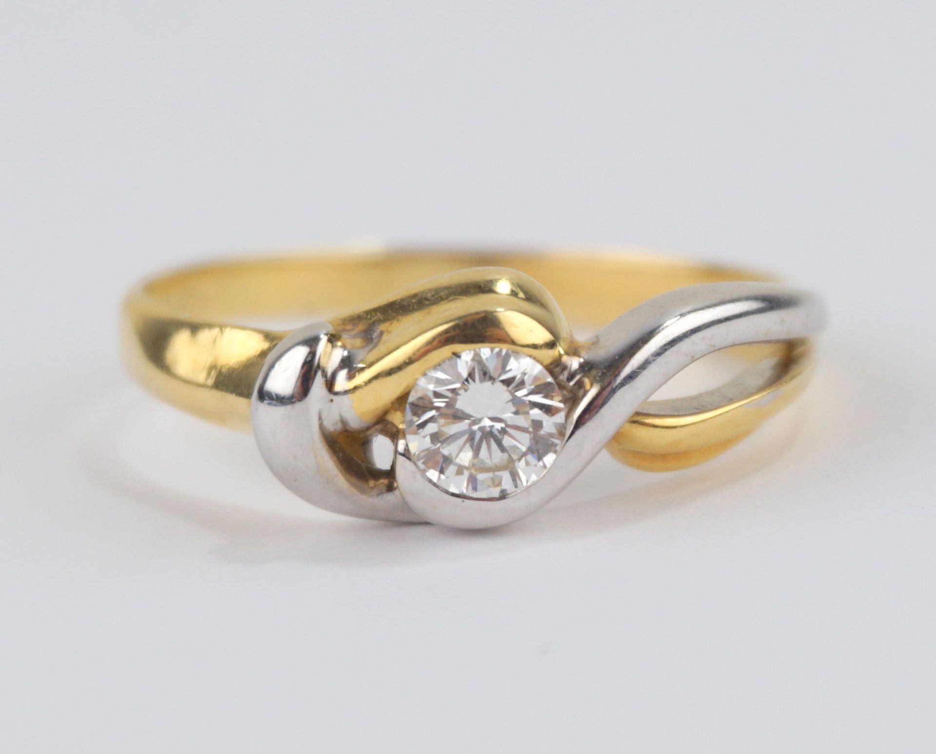 Solitaire-Brillant-Ring, ca.0,52ct, 750er Gelb- und Weißgold, mit Wertgutachten