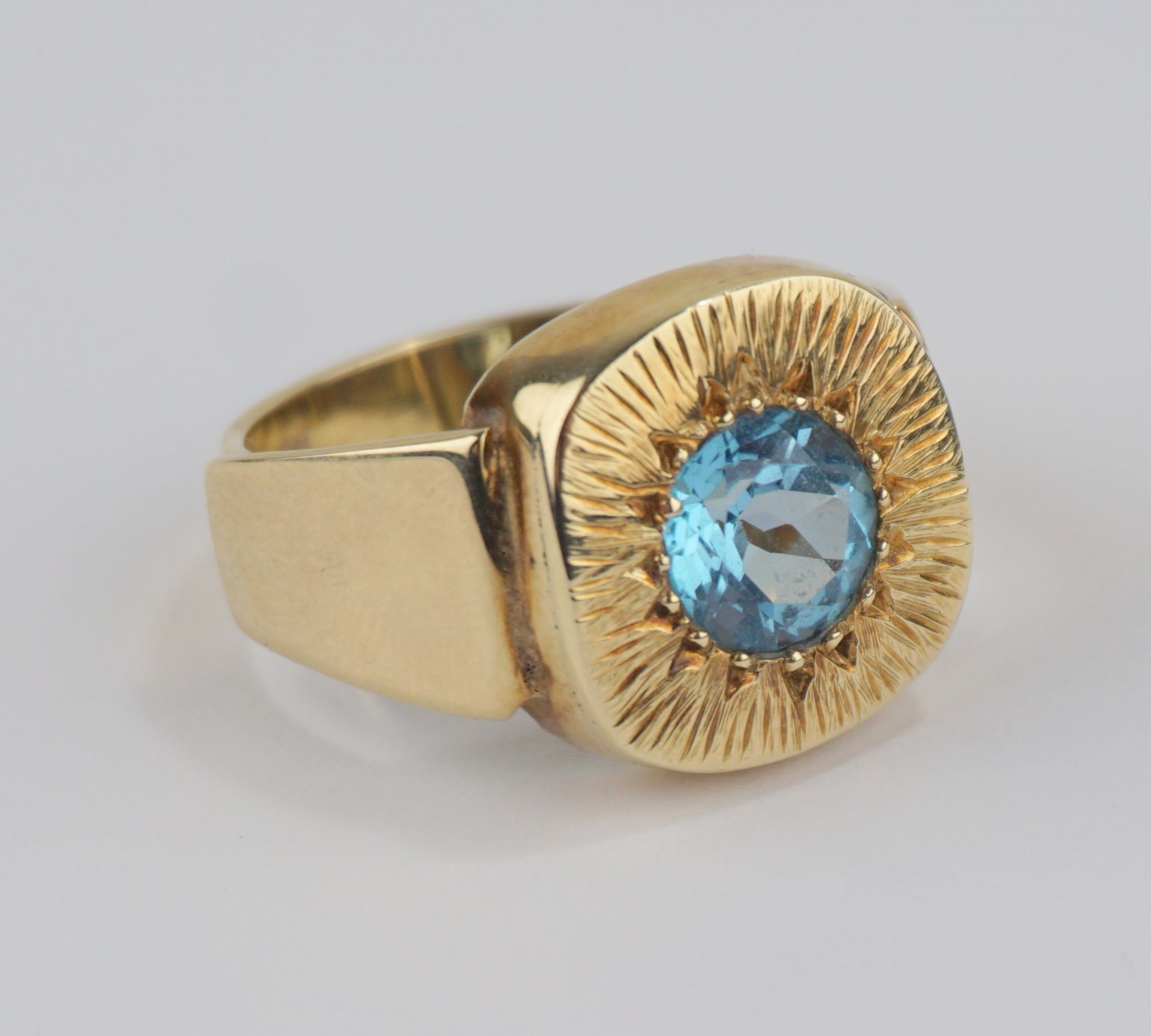 Ring mit Blautopas, 585er Gold, Goldschmiedearbeit, ohne Herstellerpunze