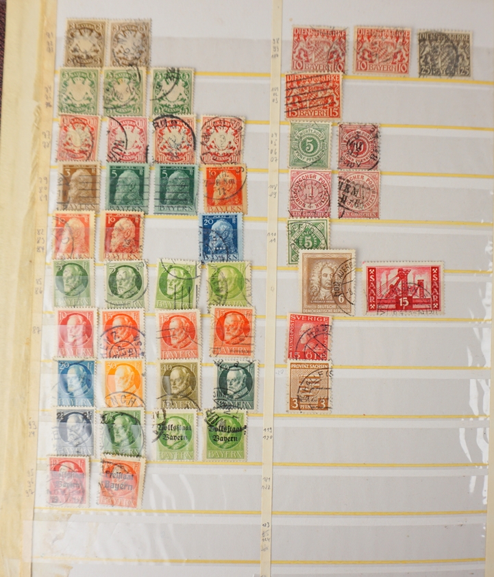13 Alben mit Briefmarken, überwiegend DDR, BRD, Berlin West ab 1950 - Image 3 of 4