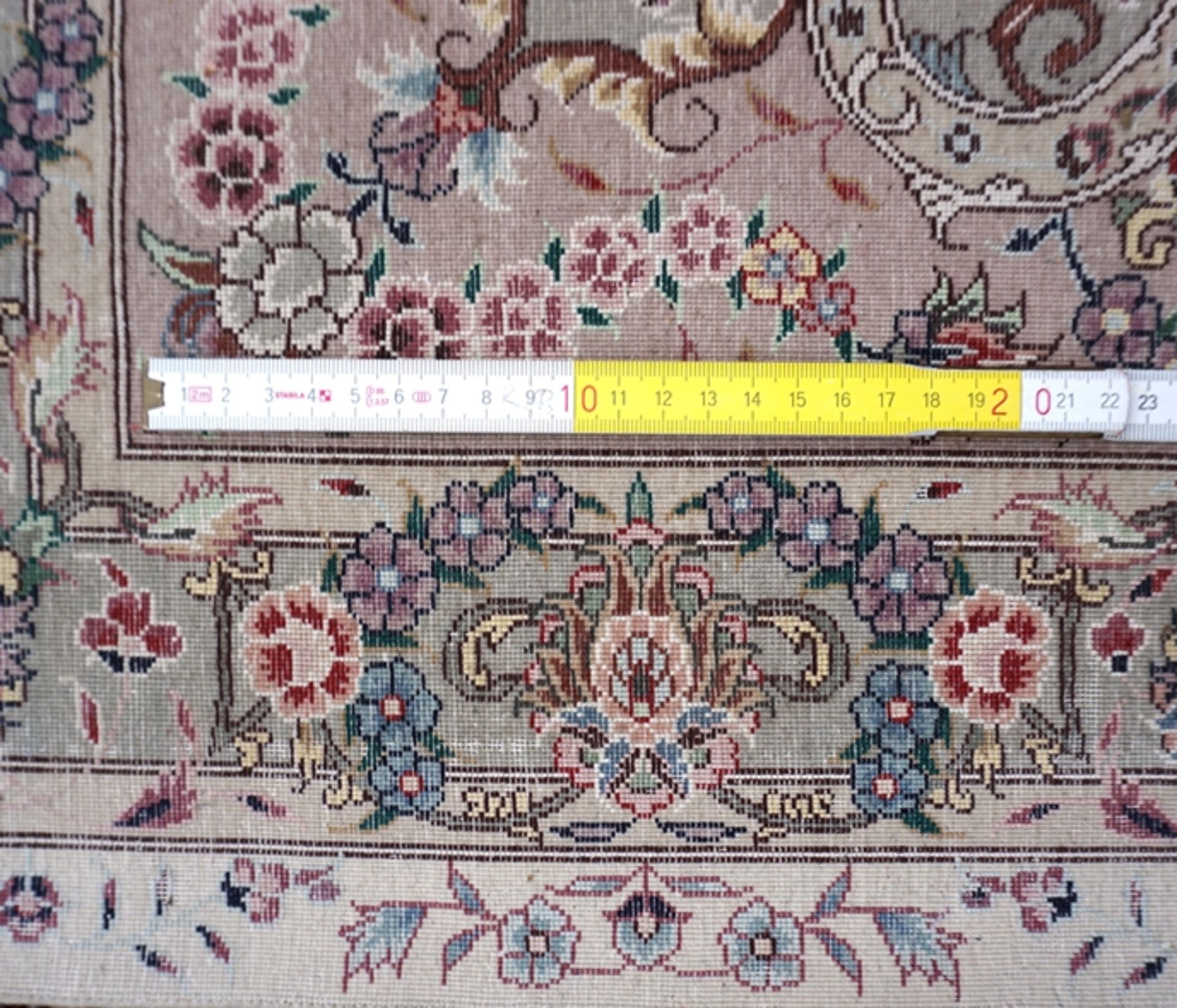 Teppich, Kaschmir, Seide, beige-altrosé-gründig, 350x250cm, ca. 800.000 Knoten - Image 5 of 5