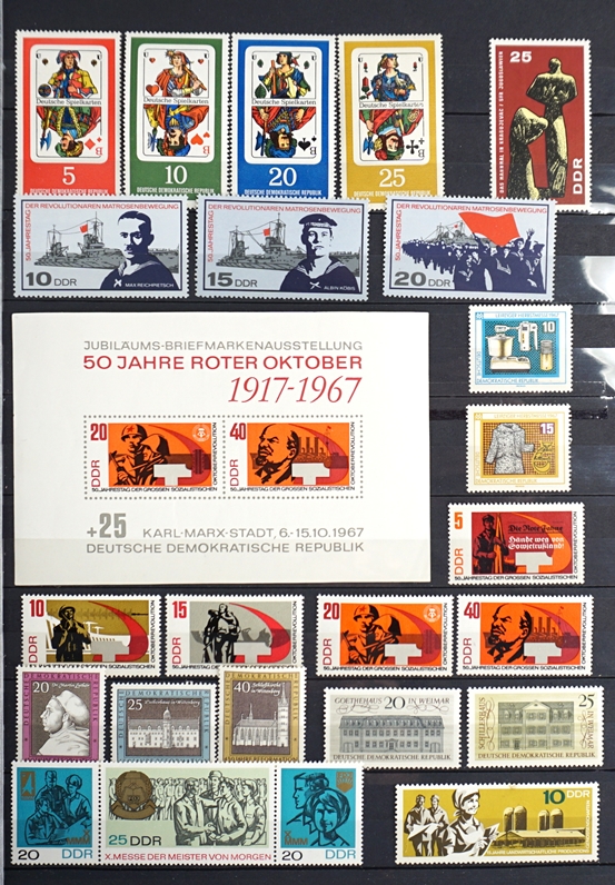 2 Alben mit Briefmarken, DDR ab 1960 - 1987 - Image 2 of 4