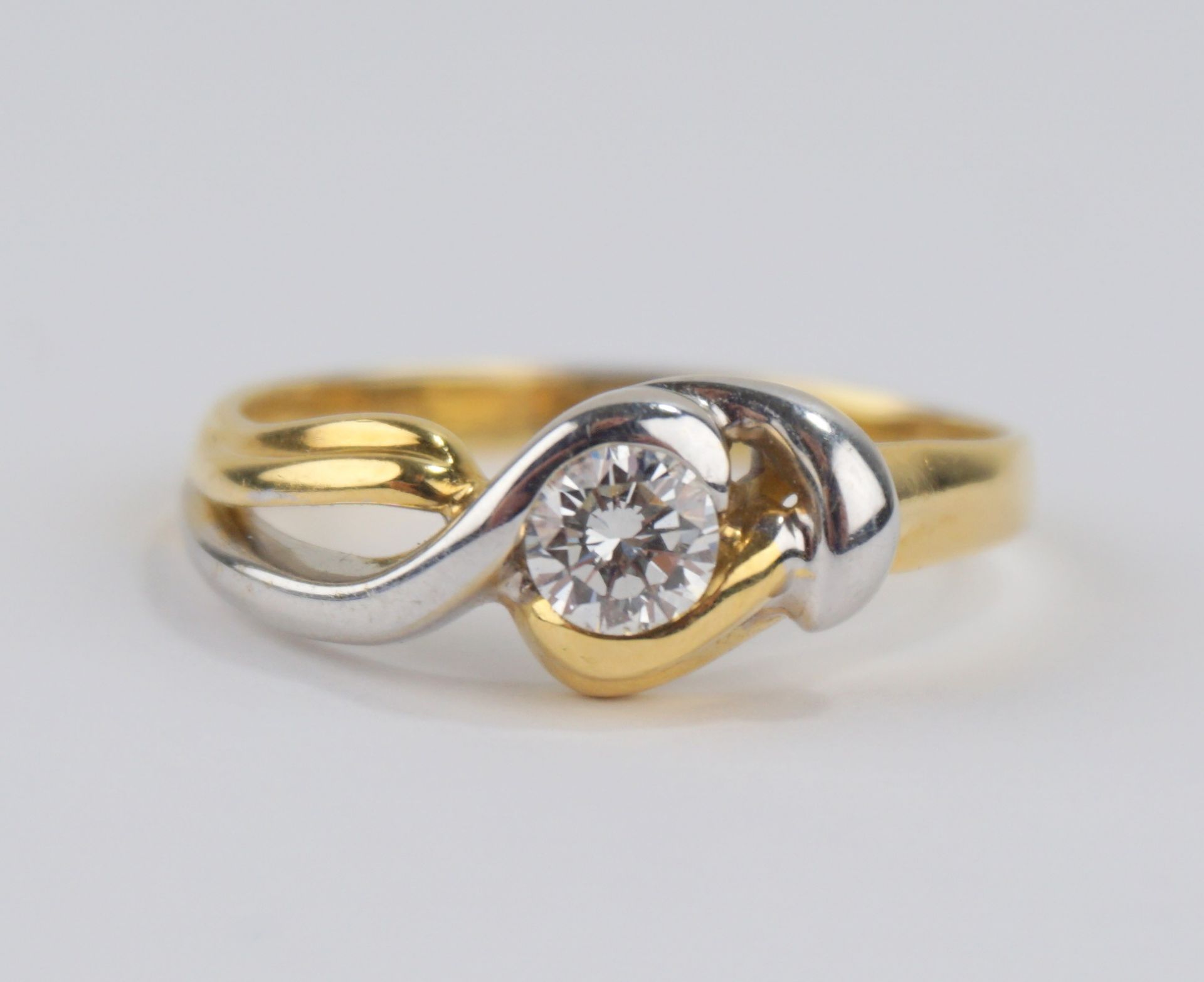 Solitaire-Brillant-Ring, ca.0,52ct, 750er Gelb- und Weißgold, mit Wertgutachten - Image 2 of 2