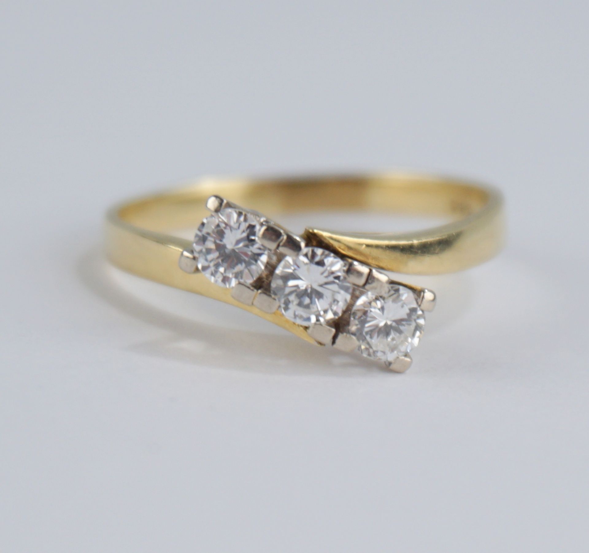 Ring mit 3 Diamant-Brillanten, total ca.0,60ct, 585er Gelb- und Weißgold, mit Wertgutachten