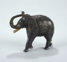 geschmückter Elefant, Radschastan / Indien, Silberblech auf Holz