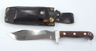 Jagdmesser Carl Schlieper Guide Knife 356 R mit beschnitzten Holzgriffschalen