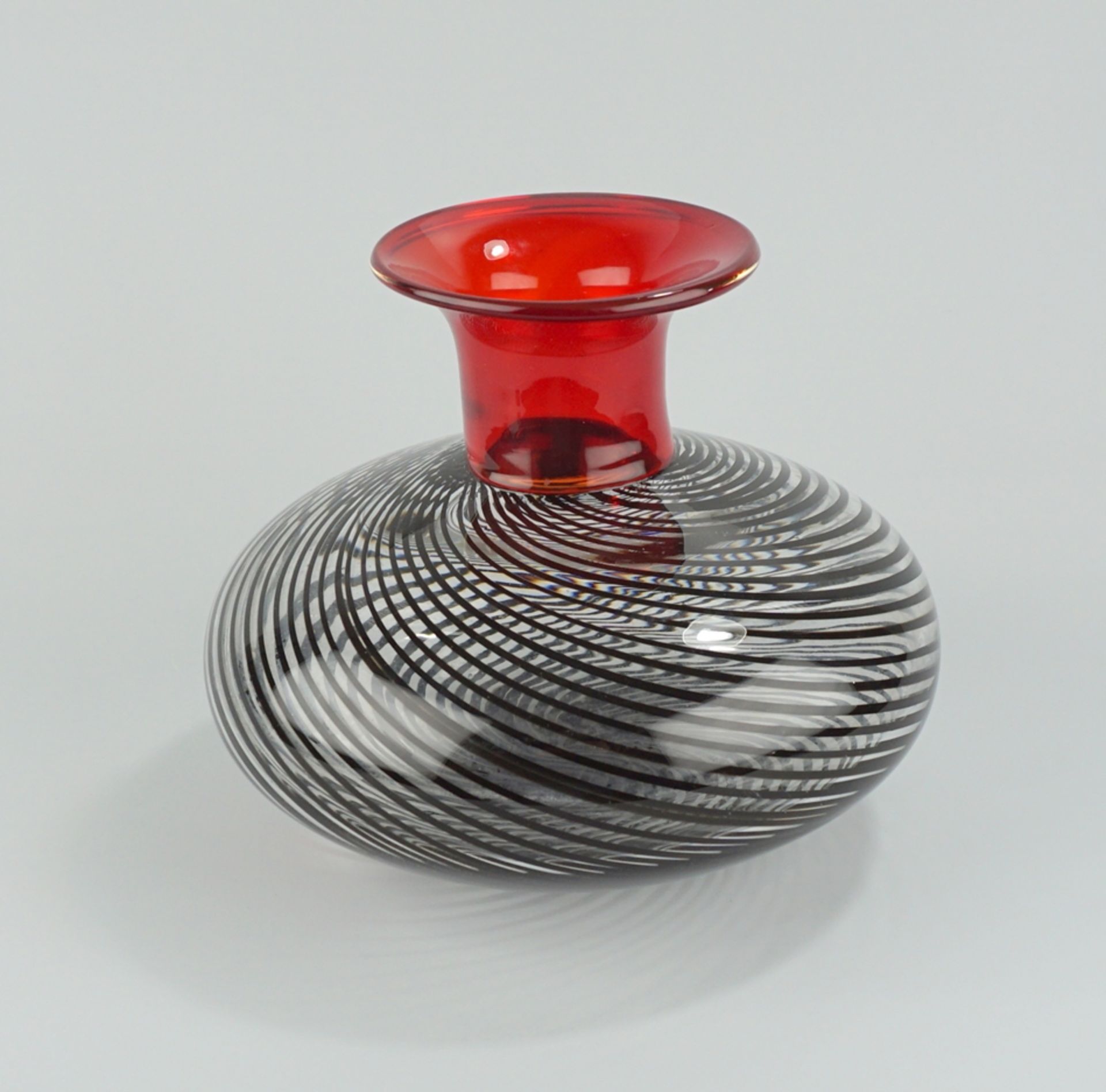 Vase mit Spiralmuster, Studioglas, 20.Jh.