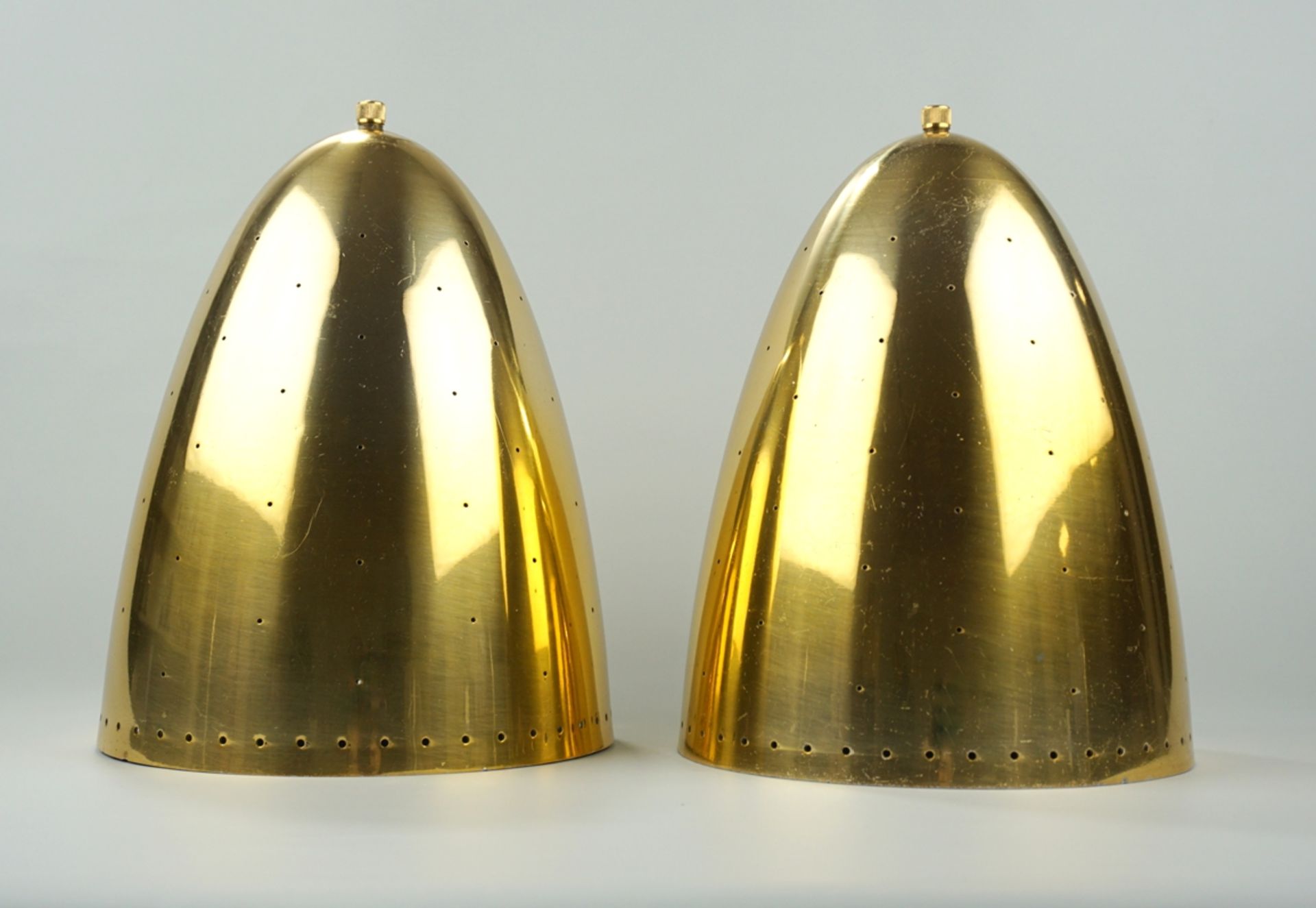 Paar Pendelleuchten, 1950er/1960er Jahre, Aluminium gold eloxiert