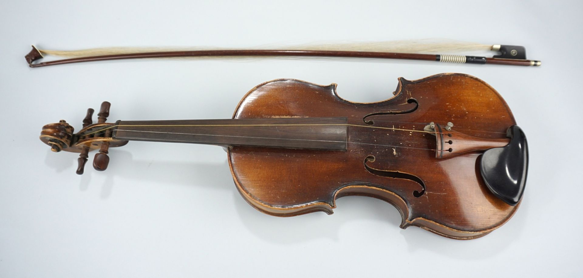 Geige mit Geigenkoffer