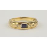 Ring mit Saphir und 3 kleinen Diamant-Brillanten, 585er Gold