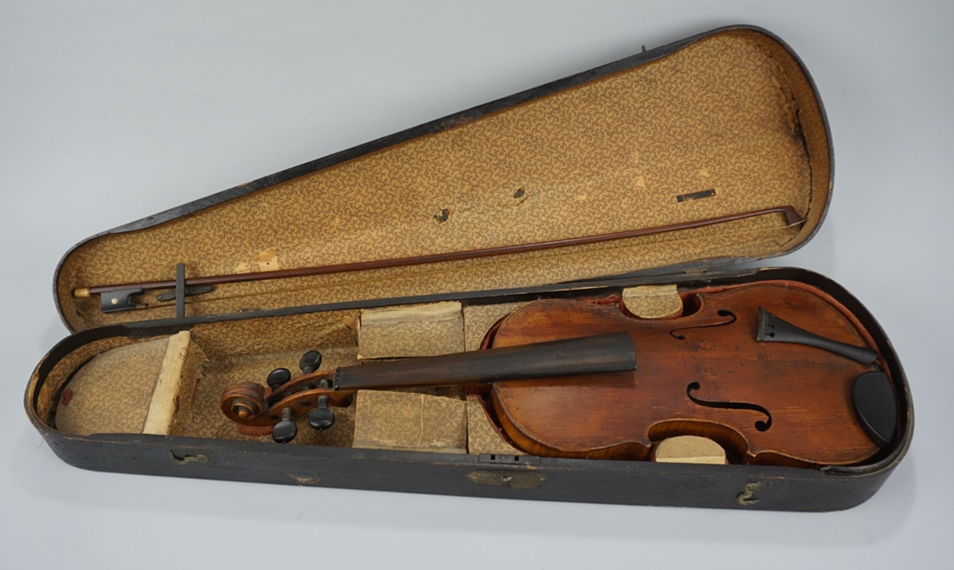Geige im Holzkasten, um 1930 - Image 2 of 7