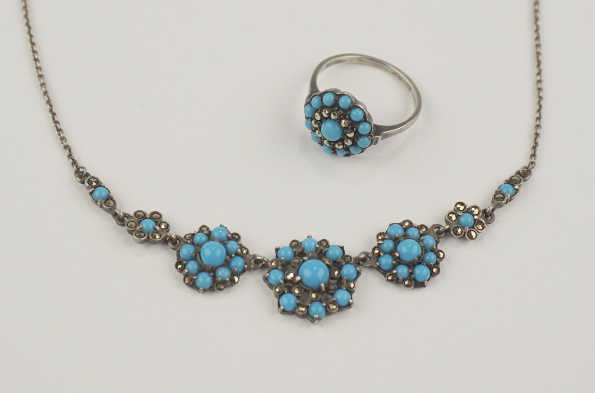 Schmuck-Set: Collier und Ring mit Türkisen und Markasiten, 835er Silber, 1920er Jahre