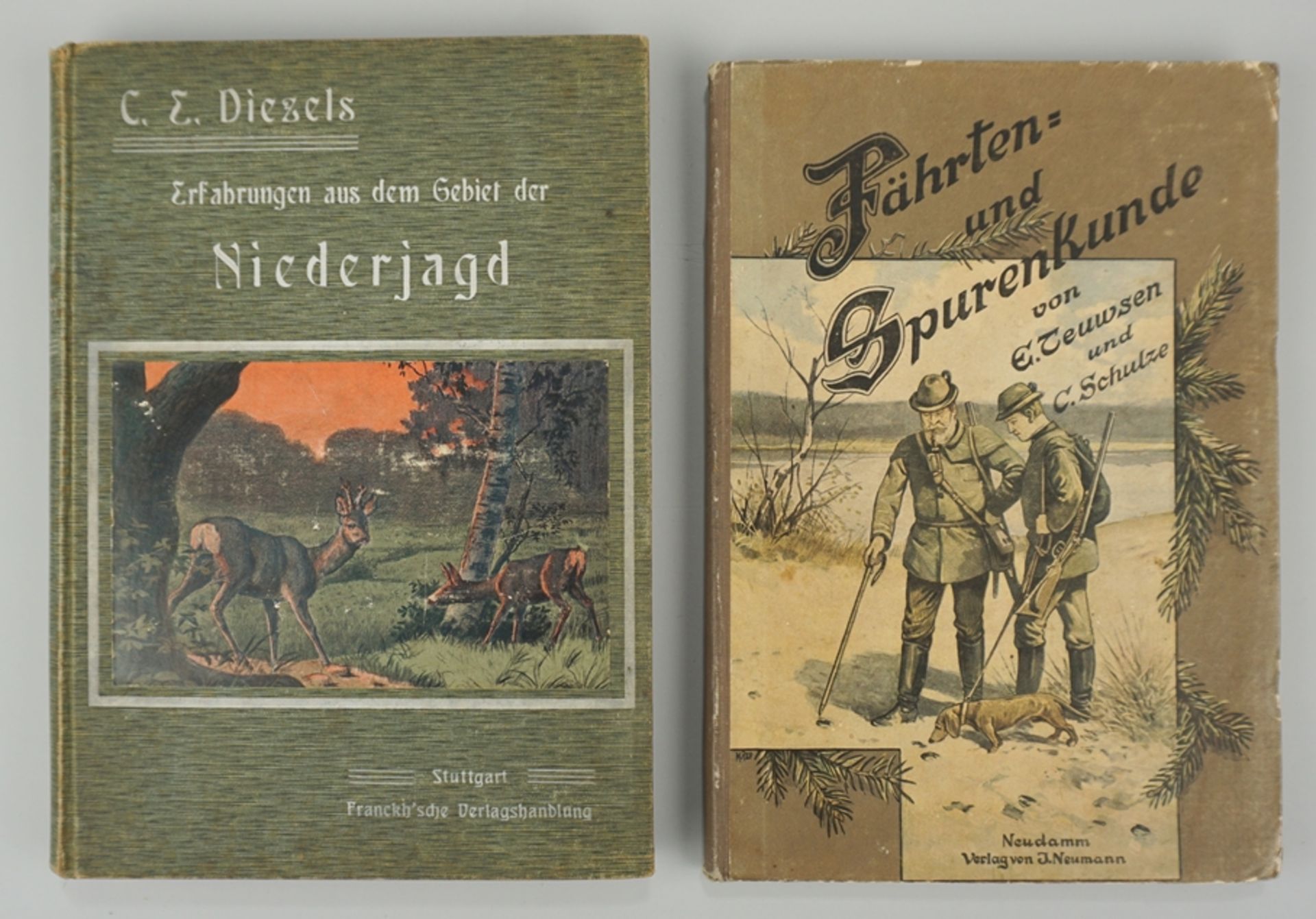 2 Jagdbücher: "Fährten und Spuren", 1901 und "Dietzel´s Erfahrungen aus dem Gebiete der Niederjagd"