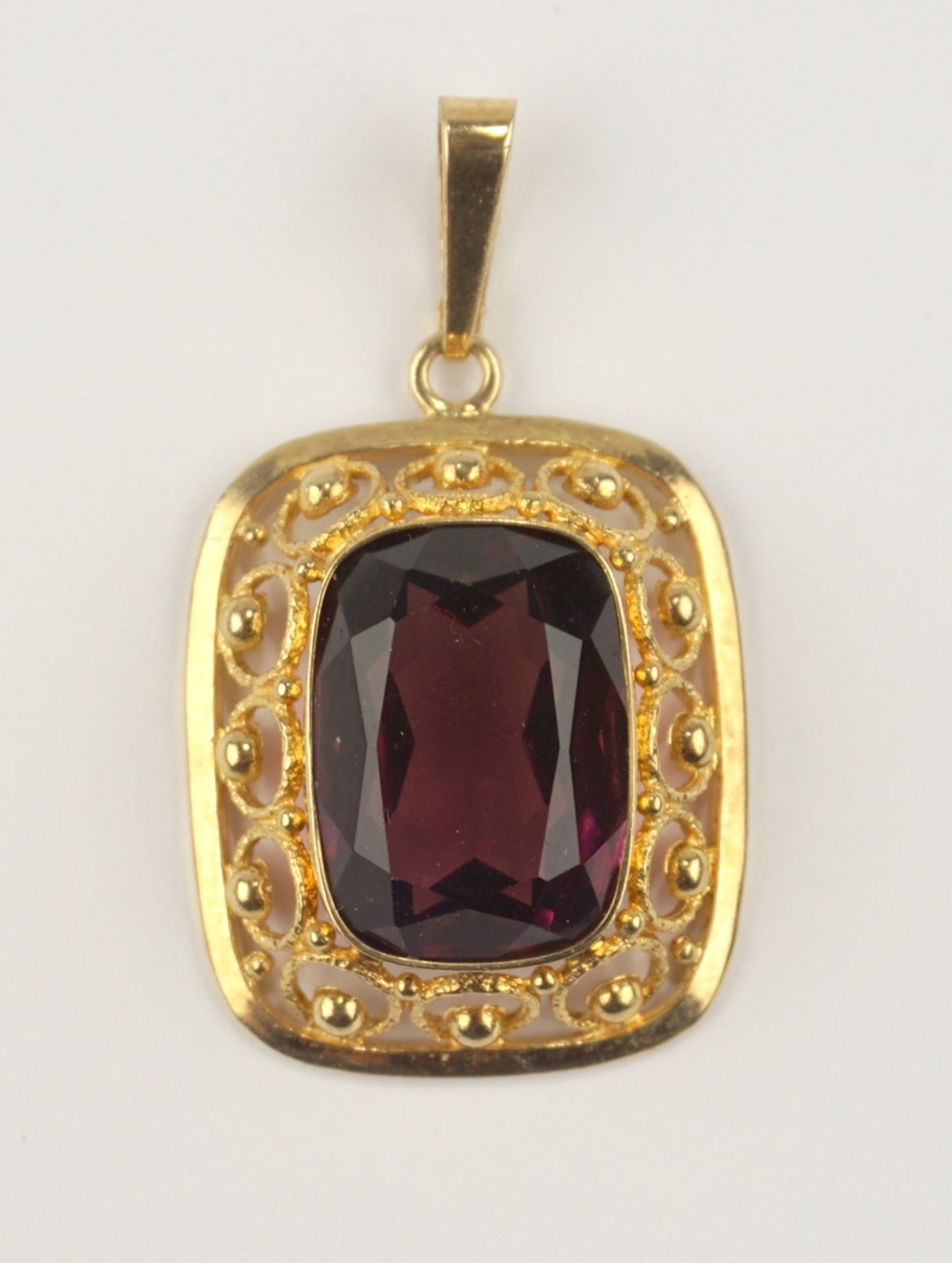 Anhänger mit Amethyst, Andreas Daub, Pforzheim, 333er Gold, 1920er Jahre