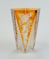 Vase, bernsteinfarben überfangen, Böhmen, um 1920