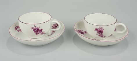2 zweiteilige Kaffeegedecke, Blume in Purpur, Meissen, Marcolini (1774-1824)