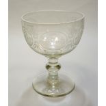 Berliner Weiße-Glas mit Gravur und weißem Emaillippenrand, um 1900