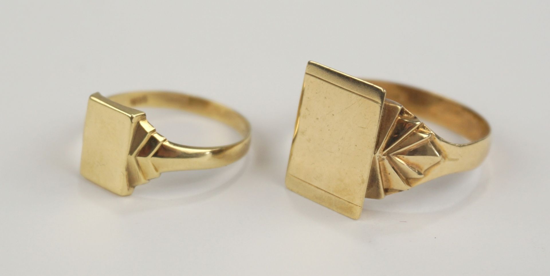 2er-Set Herrenring und Damenring mit viereckigem Ringkopf, 333er Gelbgold, 1930er Jahre