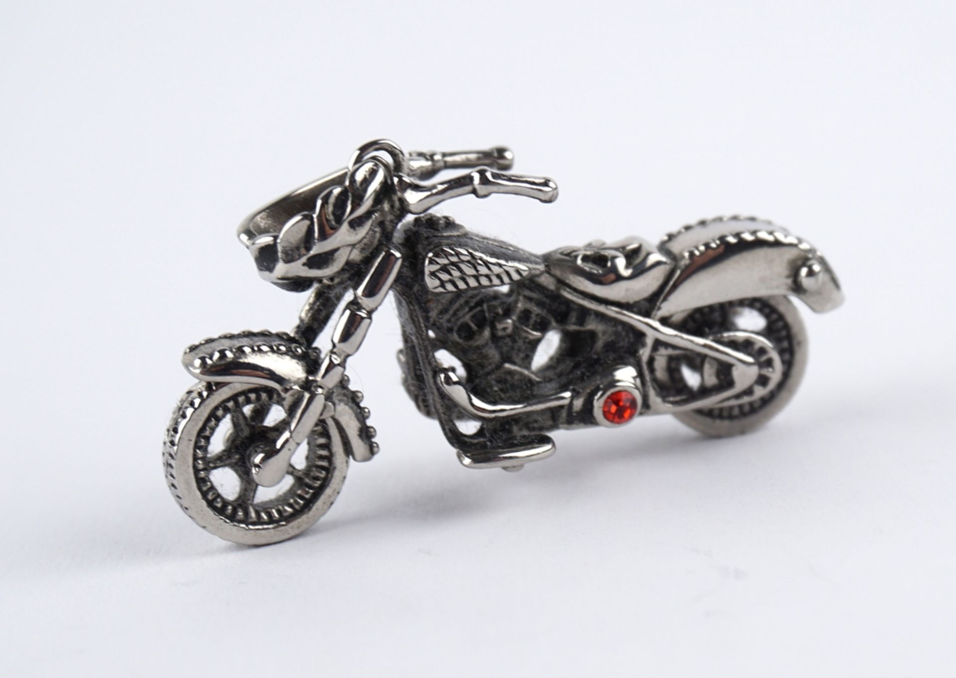 Totenkopf-Anhänger an Schlangenkette, 925er Silber und Motorrad-Anhänger, Modeschmuck  - Bild 2 aus 3