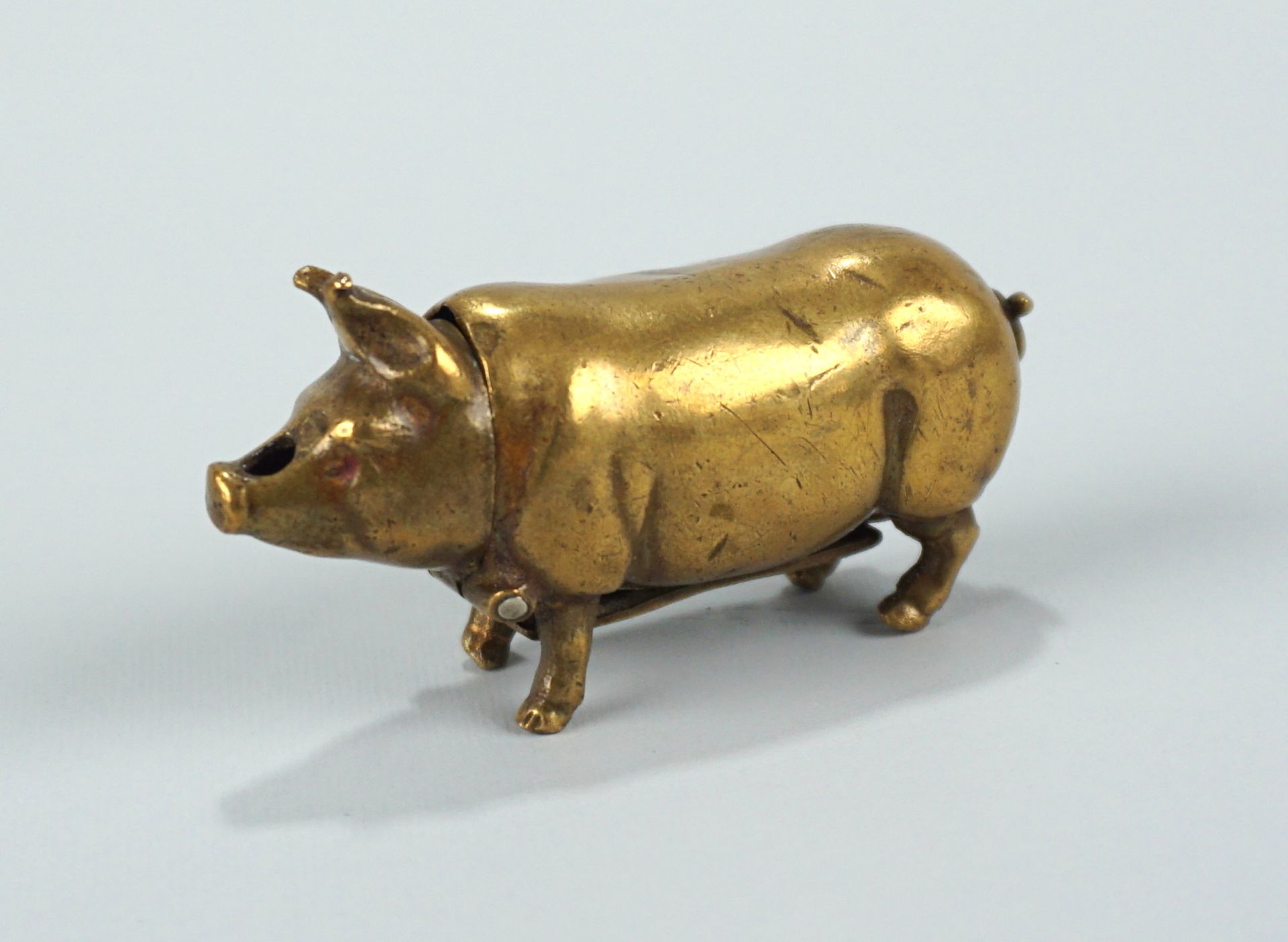 Streichholzbehälter "Schwein", Messing, um 1900
