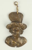 Anhänger "Putto mit Federhut", Bronze, Ende 19.Jh.