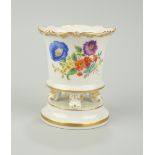 kleine Prunkvase, Deutsche Blume, Meissen, 2.Hälfte 20.Jh.