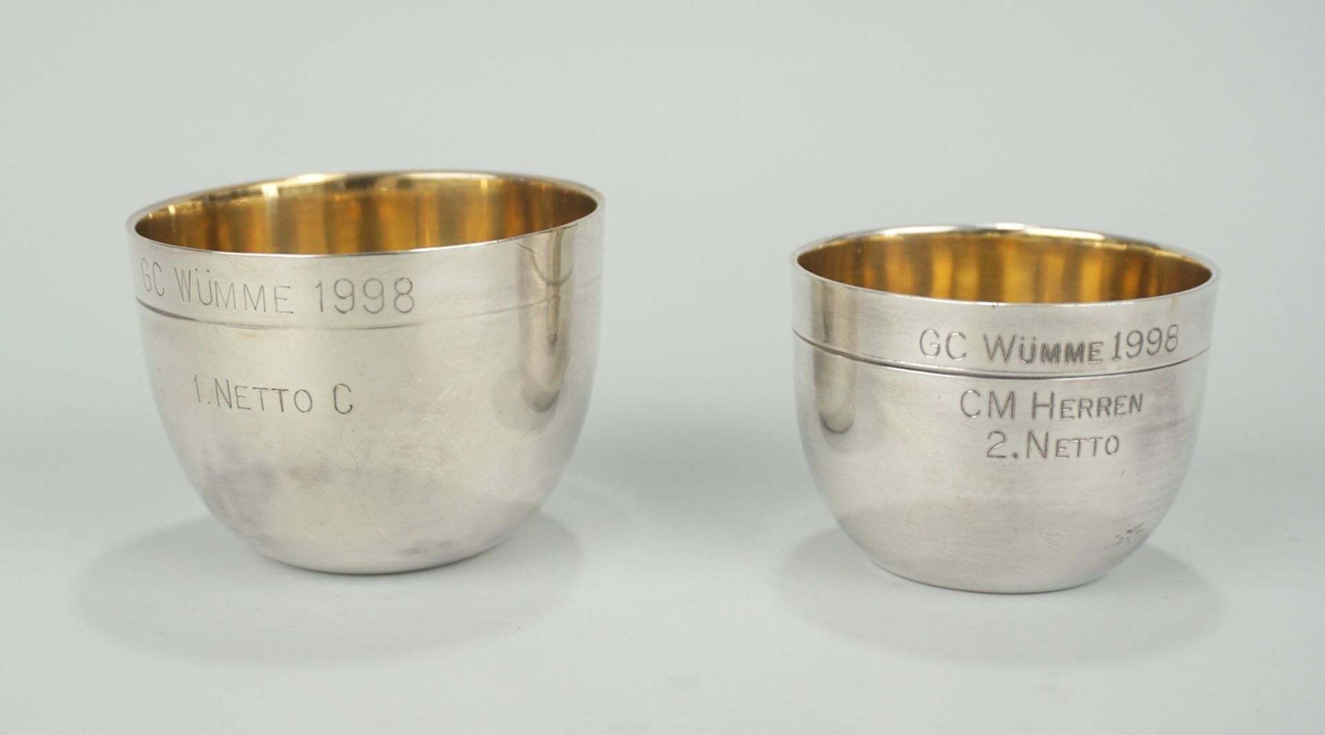 2 Silberbecher mit Innenvergoldung, 999er Silber
