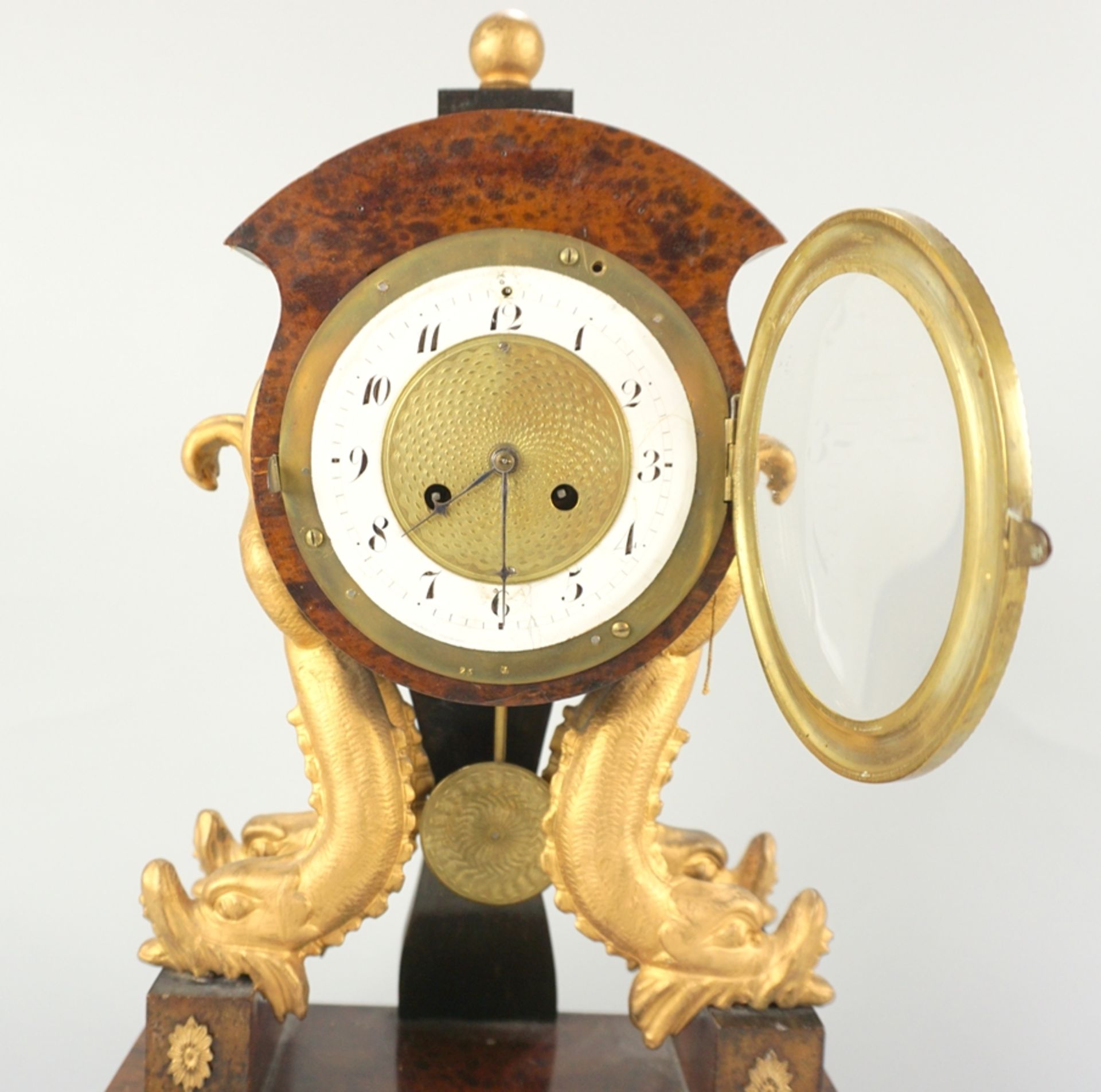 Empire-Delphin-Uhr, Österreich um 1810/1820 - Bild 2 aus 3