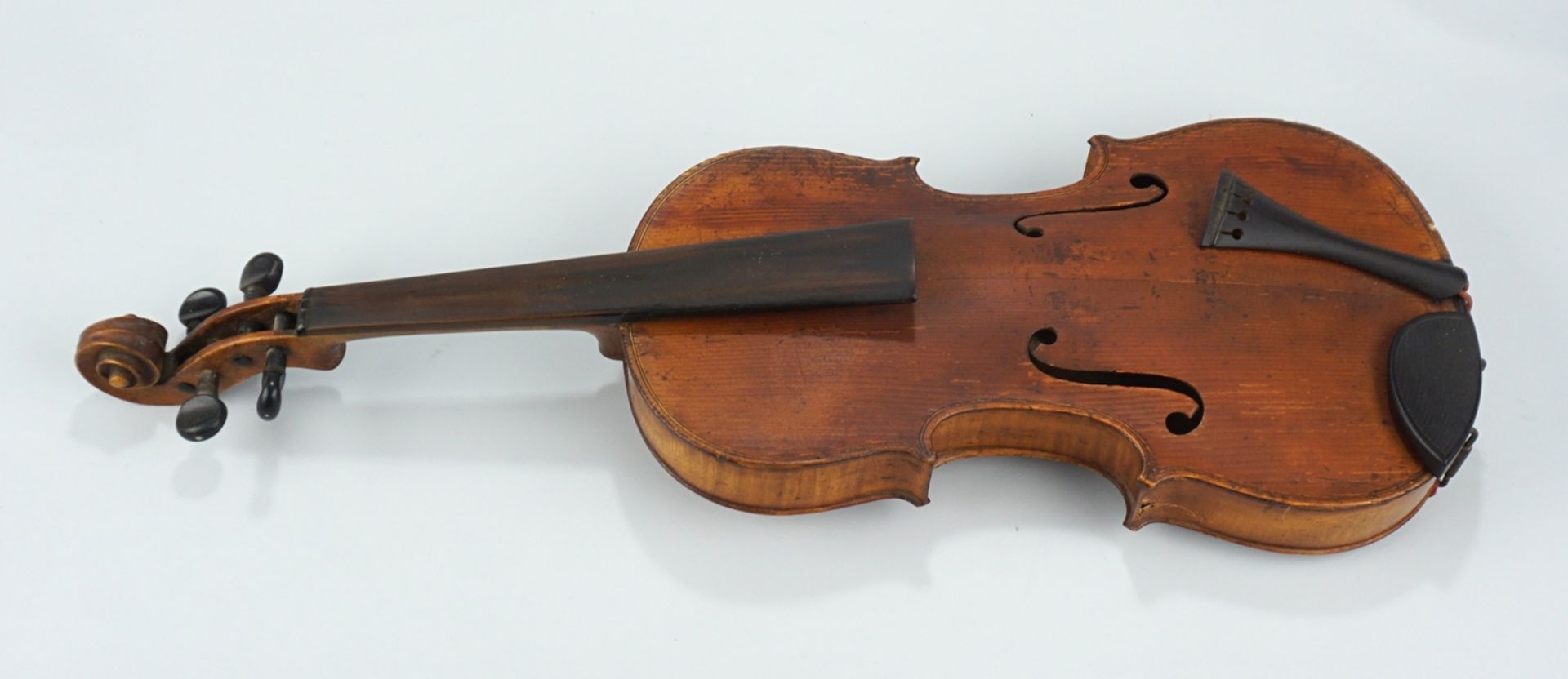Geige im Holzkasten, um 1930