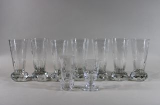 Freimaurer-Gläser. 7 große Gläser (H: 19,5 cm, Dm: 8,5 cm). 2 kleine Gläser (1x H: 13 cm, Dm: 6 cm/