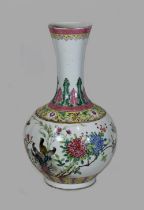 Vase, Porzellan, China,19. Jh., Famille rose, Da Qing Jiaqing Nian Zhi - Jiaqing Periode (1796-1820