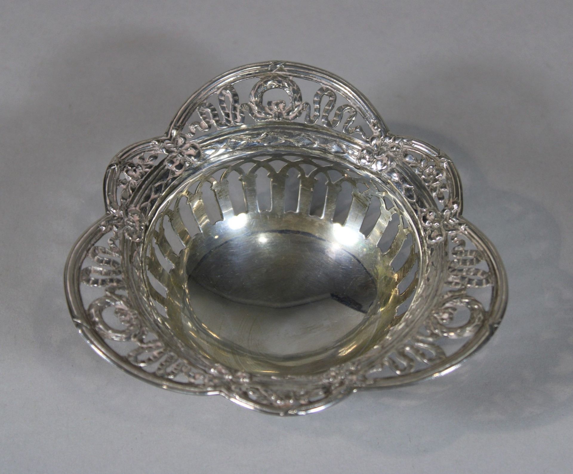 Dreifüßige Silberschale. Silber 800 Halbmond und Krone. Punze: vermutlich J.L. Herrmann, Wien. Alte - Bild 3 aus 5