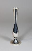 Schlanke Vase, Silber. 835 Silber Halbmond und Krone von Wilkens. Nicht verziert, nur am Bodenrand