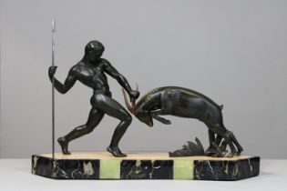 Kovas, Art-Deco-Figurengruppe, Antilopenjäger, Anfang 20. Jh., Bronze auf Marmorsockel, signiert, H