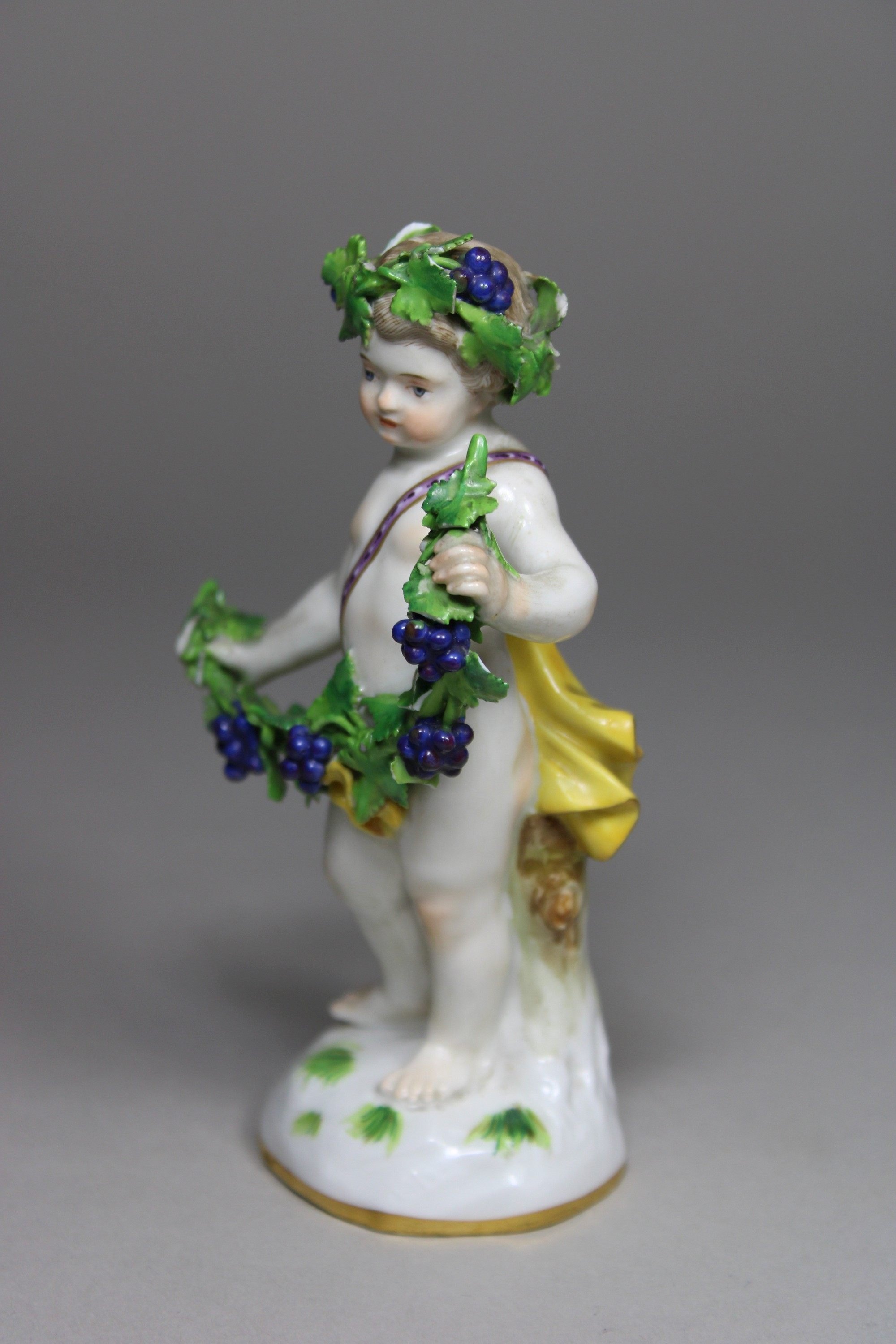 Porzellanfigur, der Herbst, Vier Putten als Allegorien der vier Jahreszeiten, Meissen, 1. Wahl, Ent - Image 2 of 5