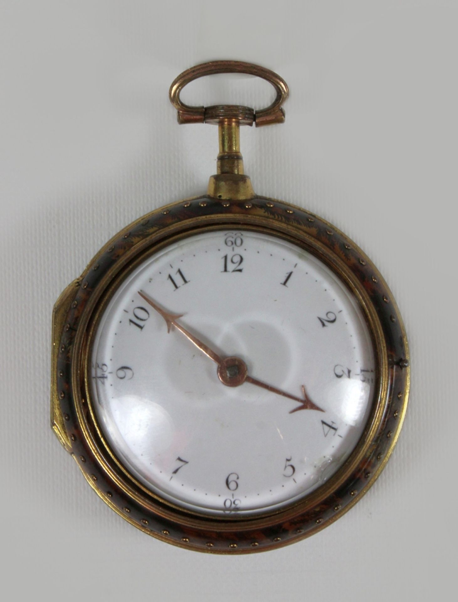 Vergoldete Spindeltaschenuhr mit bemalter Horngehäuse, um 1800-1820, Uhrmacher: Thomas Wilson, Lon