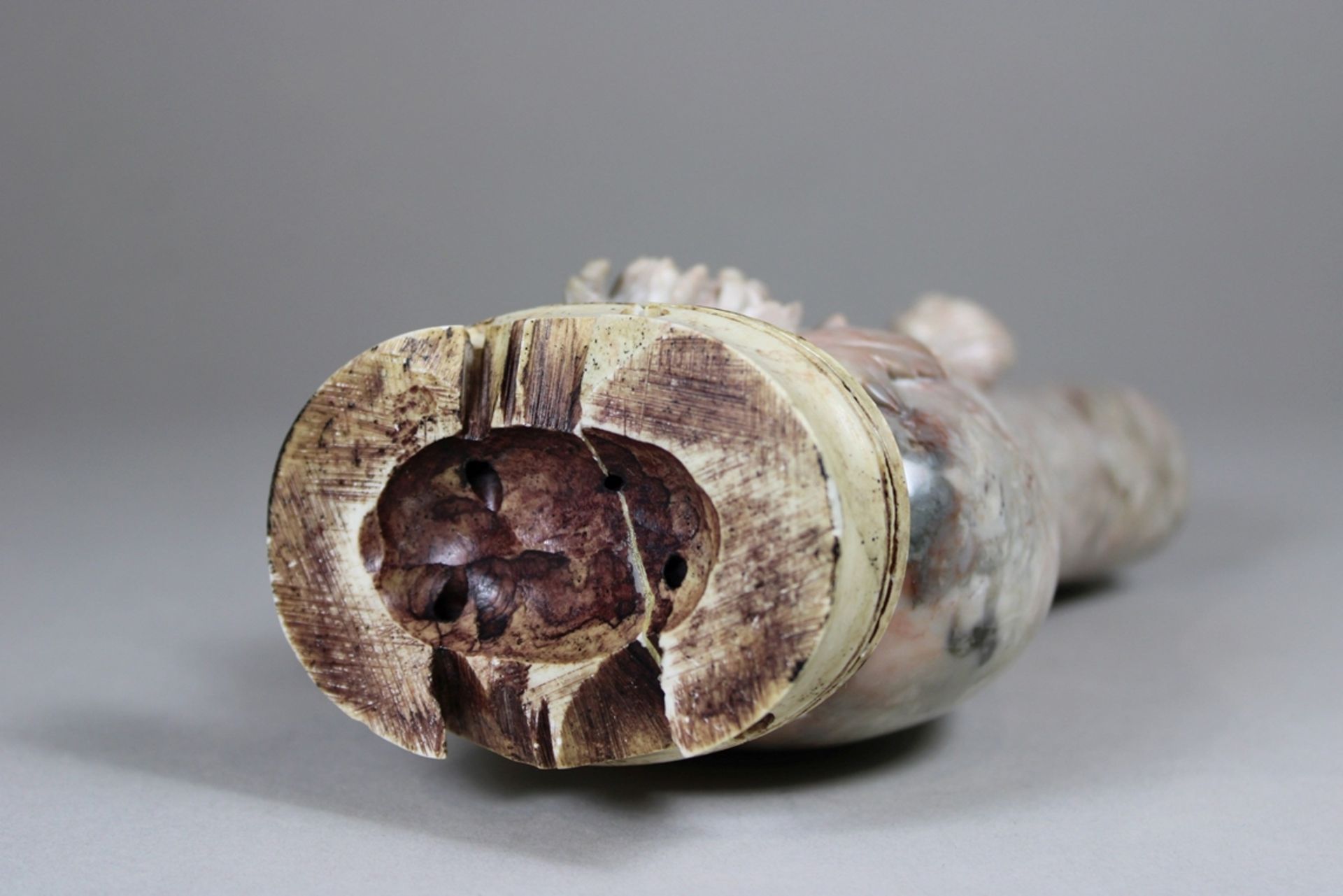 Vase, China, 1. Hälfte 20. Jh., Speckstein, Blumendekor, H.: 18,5 cm. Guter, altersbedingter Zustan - Bild 5 aus 5