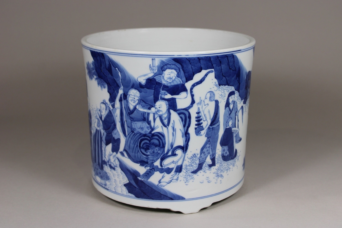 Pinselbecher, China, Porzellan, ohne Marke, blau-weiß bemalt, figürliche Szene, H.: 19 cm, Dm.: 21 - Image 5 of 6
