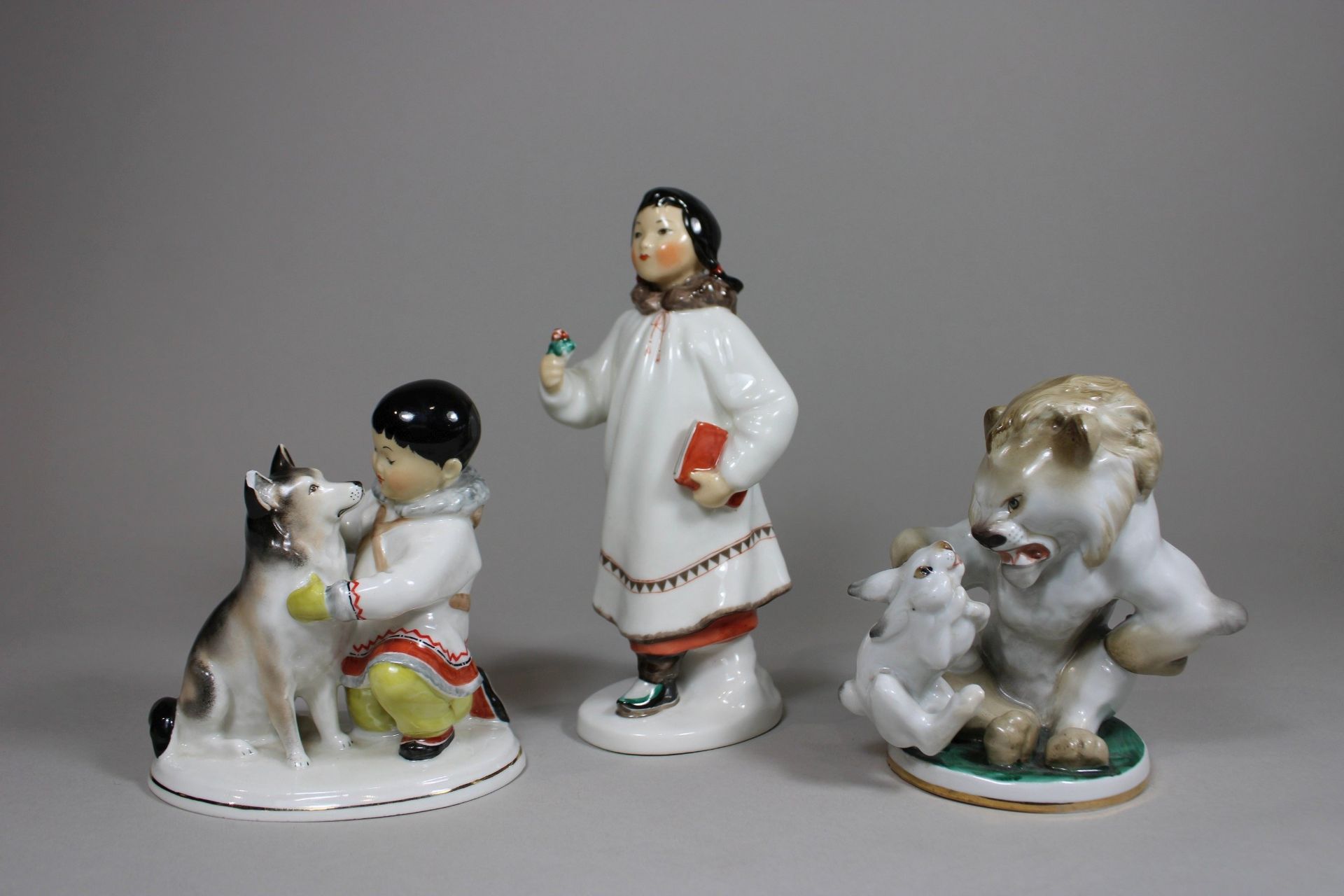 Konvolut Porzellanfiguren 3 Tl., Lomonosov, 20. Jh., St. Petersburg, Russland, Eskimo Mädchen, Entw