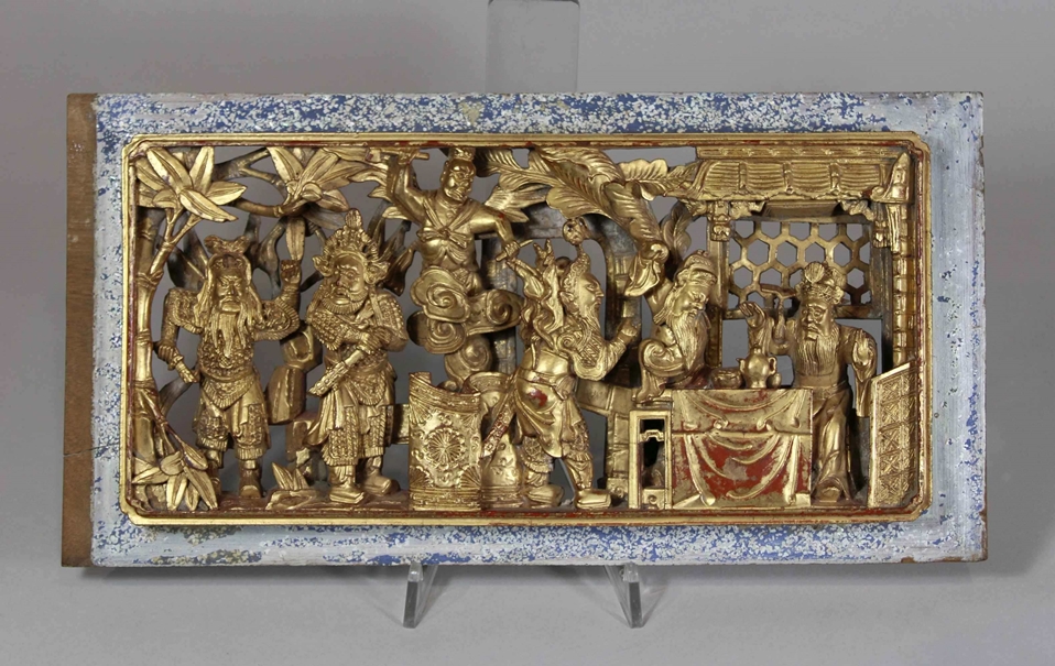 Holzschnitzerei, China, 2. Hälfte 19. Jh., farbig staffiert, Gold gefasst, figurale Darstellung, Ma