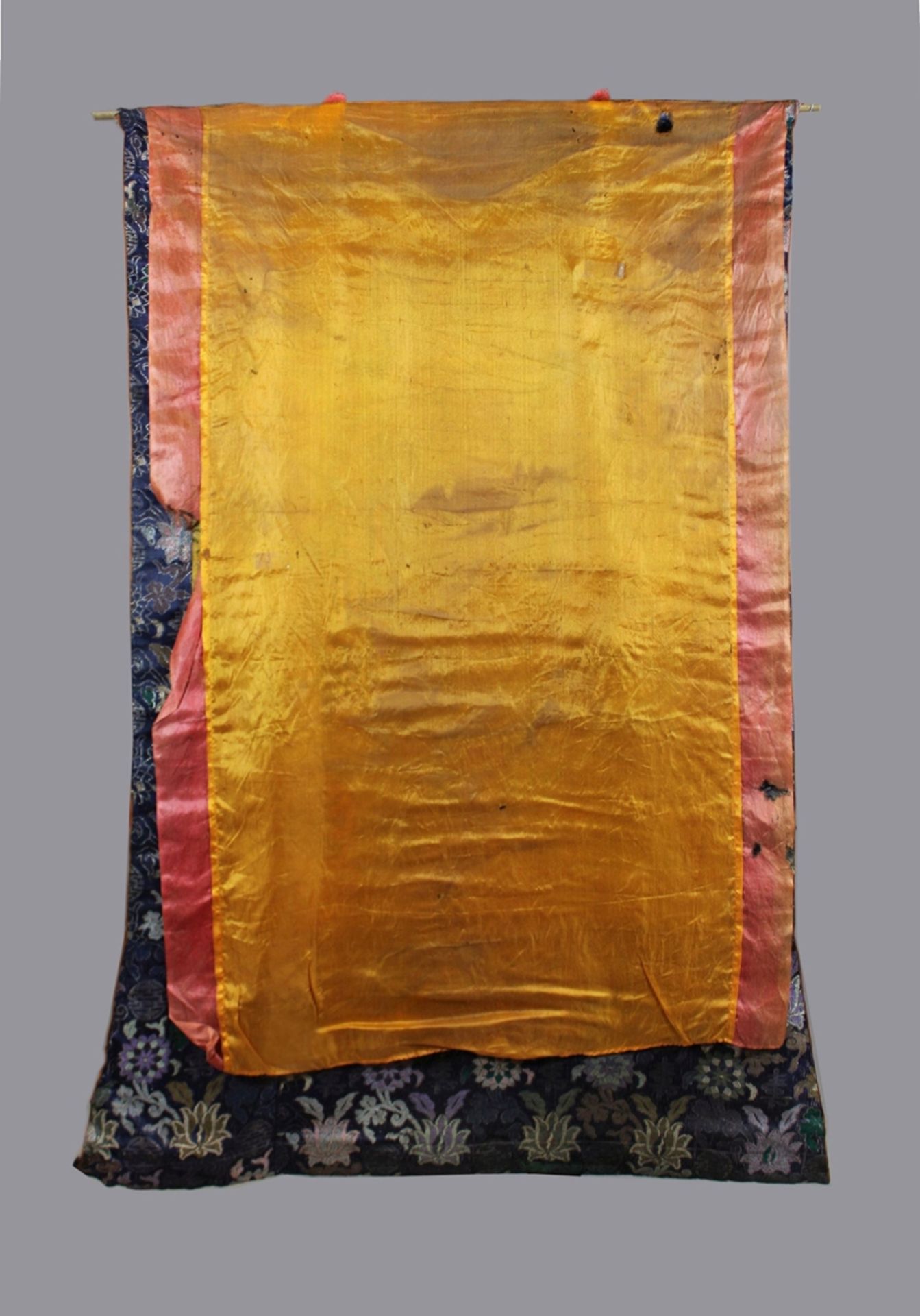 Mandala-Thangka, Tibet/Nepal, 20. Jh., in Brokateinfassung, mit Vorhang, verso signiert, Bildmaße:  - Bild 3 aus 7