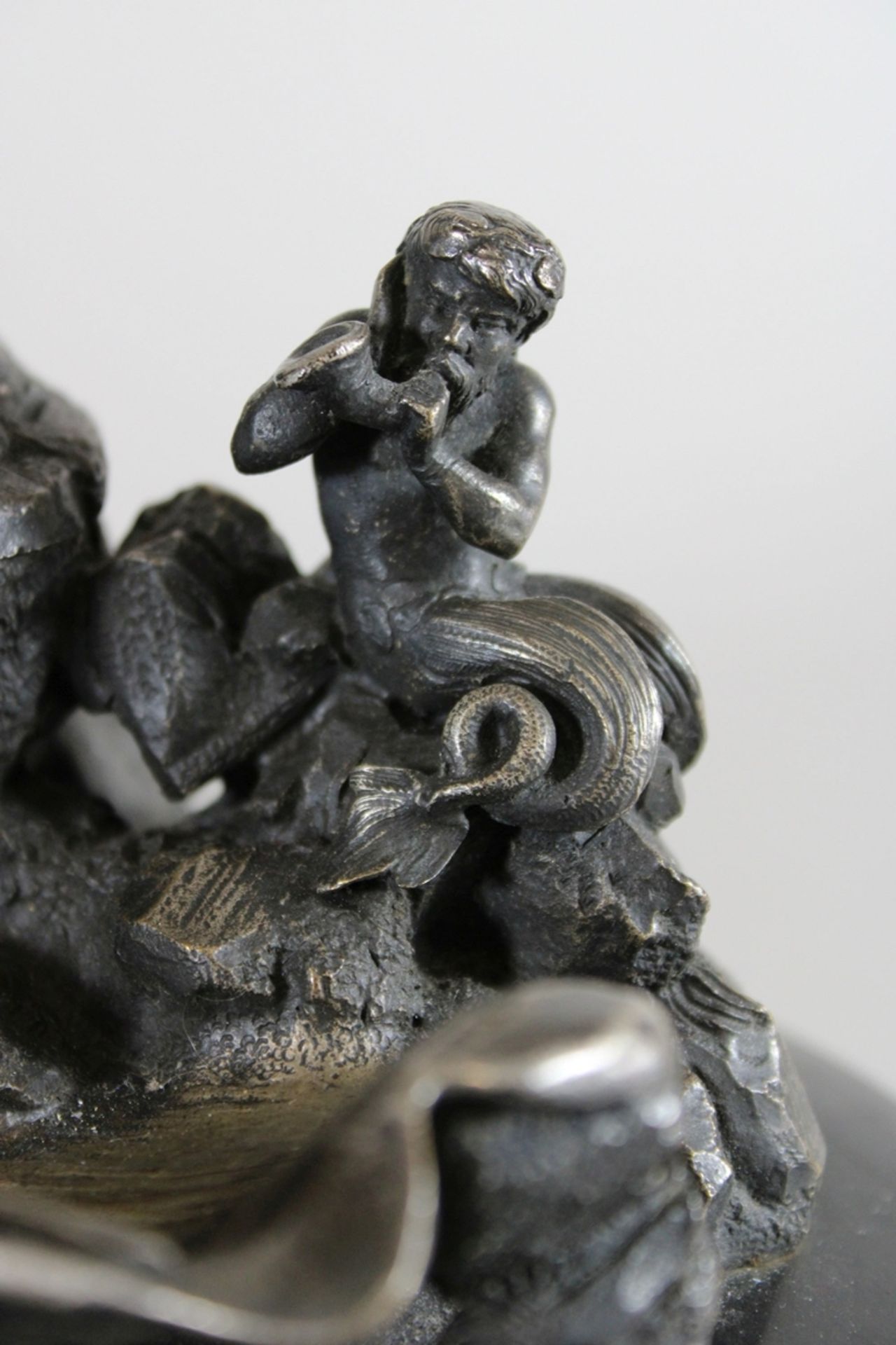 Schreibtischgarnitur, Sirenen, Bronze, Maße: 18 x 22 x 28 cm. - Bild 4 aus 6