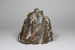 H.E, Bedenke die Zeit, 1977, Bronze, monogrammiert, H. 12,5 cm, 13 cm. Guter, altersbedingter Zusta